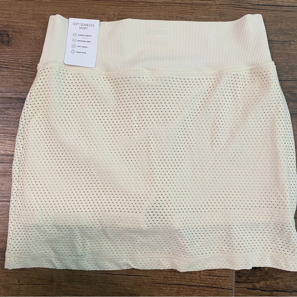 Victoria’s Secret NWT XS Cream Perforated Mini Skirt - Picture 2 of 5
